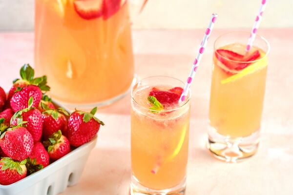 https://chsugar.com/sites/default/files/2024-04/Web_Recipe_Description_Image-Strawberry%20Lemonade%20Big%20Batch%203.jpg