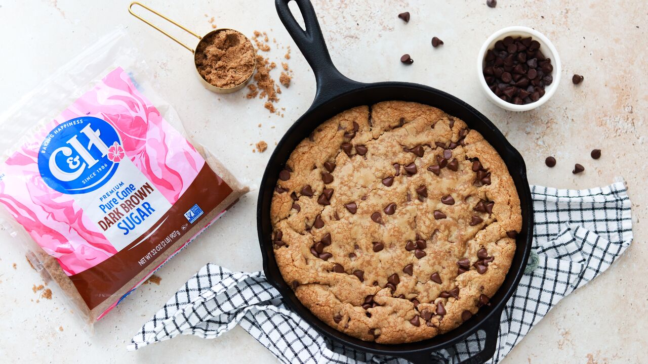 Brown Butter Chocolate Chip Skillet Cookie 