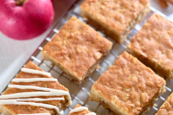 Apple Oatmeal Bars